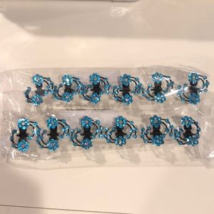 Blue flower hair clips